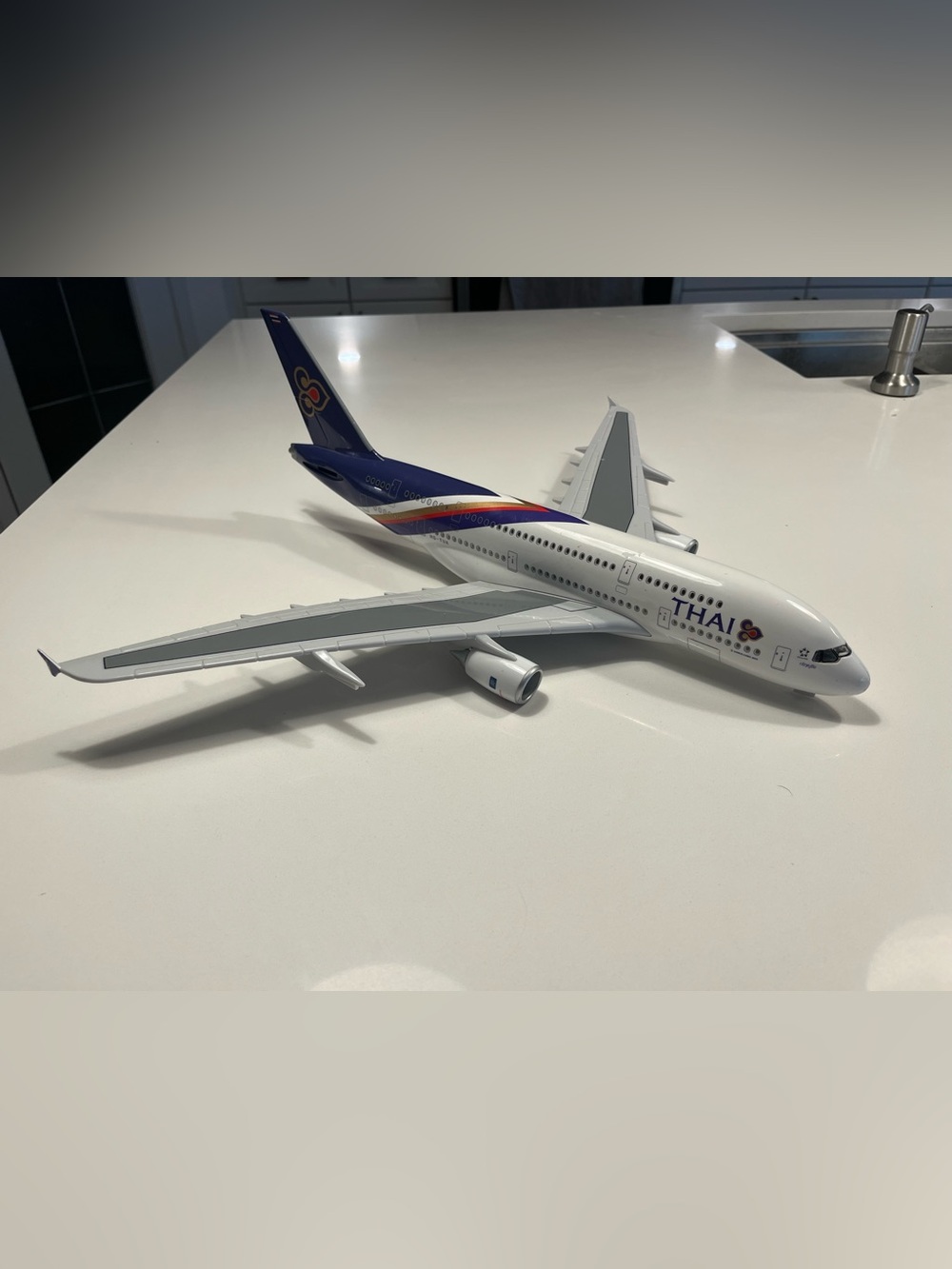 46CM THAI AIRBUS A380 Airplane Model